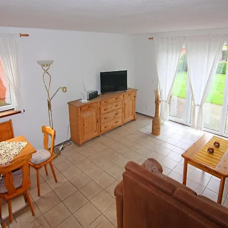 Schuldt, Behrensdorf, Cleaning Included 度假居 *